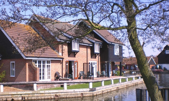 Wroxham Cottage | Romantic Riverside Holiday Cottage At Wroxham, Capital of The Broads