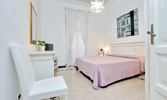 Monti Apartment | Rome Colosseum Apartment SAT TV/WI-FI Elegant 3BR/2BATHS in the Ancient Rome
