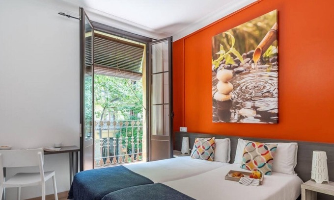 El Poble-sec House | Roof Terrace apartments! Single beds!