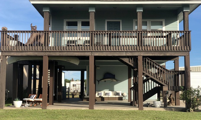 Port O Connor House | Rooftop deck -2 bedroom/2 bath home with panoramic water view of Port O’Connor!