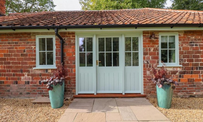 Saxmundham House | Rookery Cottage