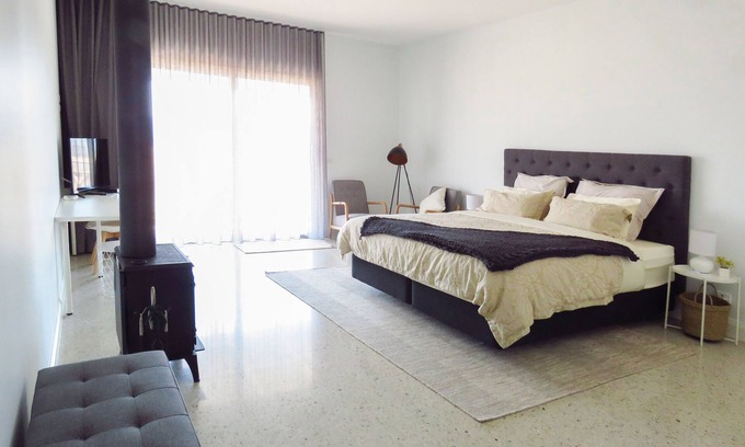 Bullengarook Bed & Breakfast | Rooks Edge B&B -Room 2 - Stunning views-romantic getaway