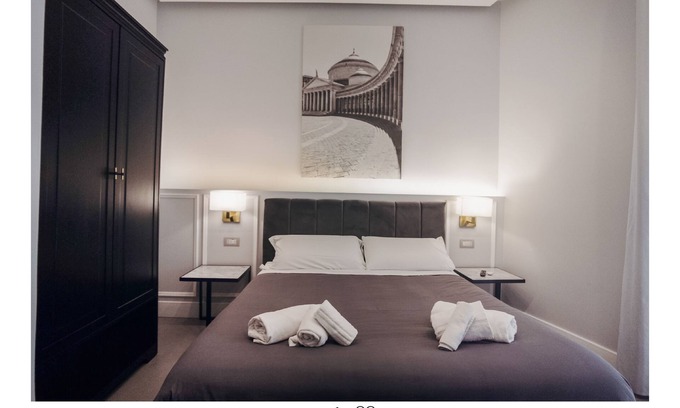 Quartieri Spagnoli Bed & Breakfast | Room 1 - King Superior with balcony