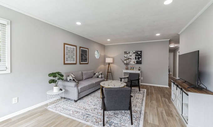 Richfield House | Room 4 in Minneapolis/10 mins to Mall of America