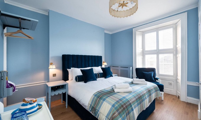 New Town House | Room 4 Summary: No. 5