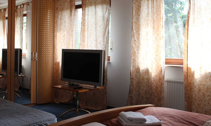 Jork Hotel | Room 5 Family Room with Bath - Restaurant and Hotel From land to sea
