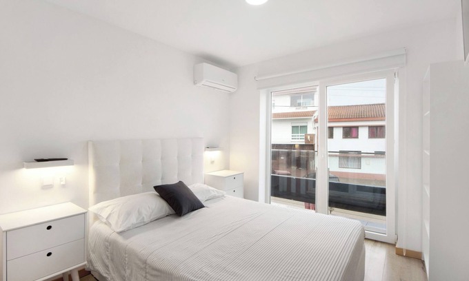 Barra Apartment | Room 'Al Katekero - Quarto 101' with Balcony, Wi-Fi and Air Conditioning