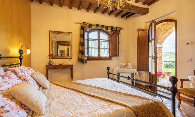 Vergelle Apartment | Room 'Alba' with Shared Pool, Wi-Fi and Air Conditioning