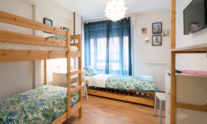 Distrito Llano Apartment | Room 'Bruselas' with Wi-Fi