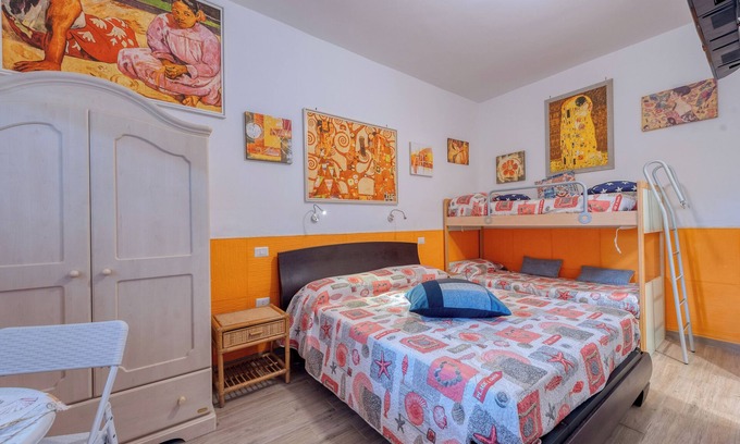 Manduria Apartment | Room 'Camera 4' with Shared Garden, Wi-Fi and Air Conditioning