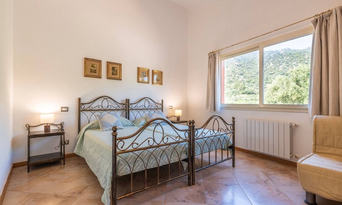 San Sperate Apartment | Room 'Campus' with Sea View, Wi-Fi and Air Conditioning