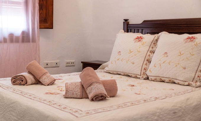 Guaro Apartment | Room 'Habitación 4' with Shared Terrace, Wi-Fi and Air Conditioning