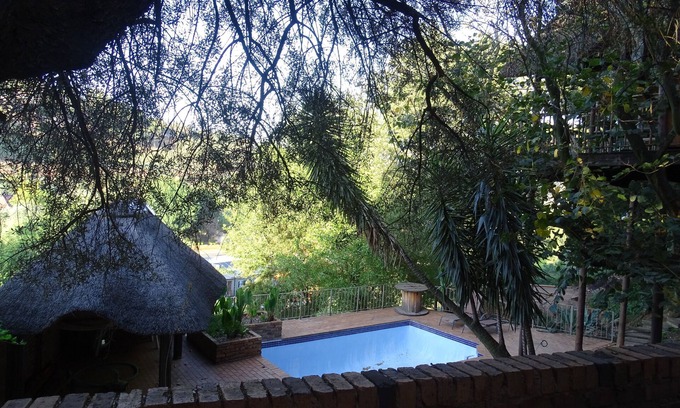 Greater Johannesburg Metropolitan Area House | Room-indulgent Escape, Jet Bath, Stunnin