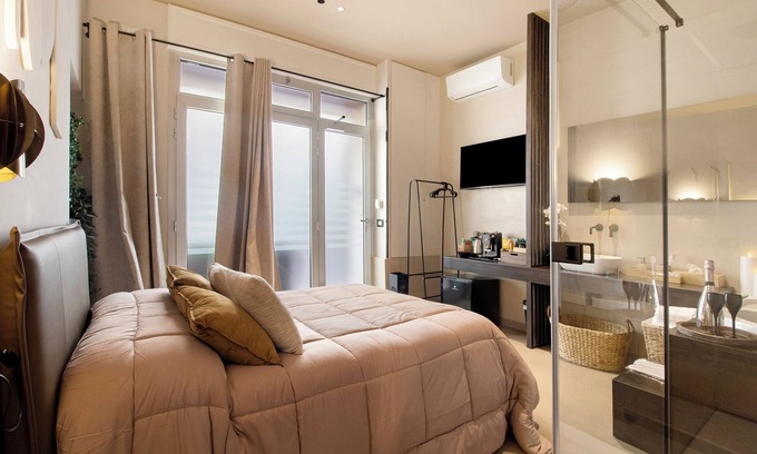 Turi Bed & Breakfast | Room 'Mercurio' with Wi-Fi and Air Conditioning