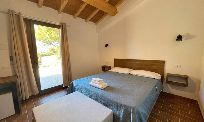 Sassetta Apartment | Room 'Santa Lorica - Camera 21' with Shared Pool, Wi-Fi and Air Conditioning