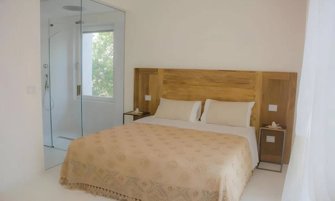 Porto Cesareo Apartment | Room 'Valentino - 03' with Shared Terrace, Wi-Fi and Air Conditioning