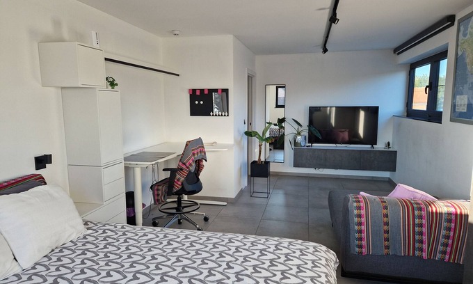 Baal House | Room with private bathroom, garden and modern amenities in a beautiful area.