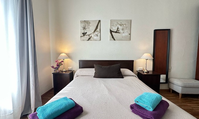 L'Antiga Esquerra de l'Eixample Apartment | Rooms Aribau