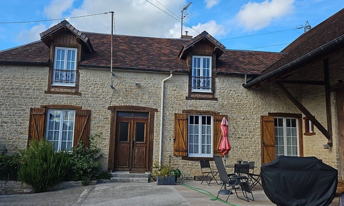 Vendeuvre-sur-Barse Bed & Breakfast | Rooms near Nigloland, Orient Forest lakes, Troyes,