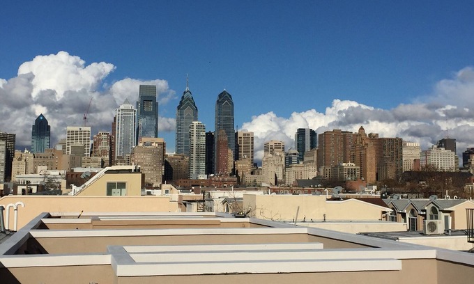 Graduate Hospital House | Roomy, 4BD/2.5Bth, Amazing Rooftop Deck and Large Patio