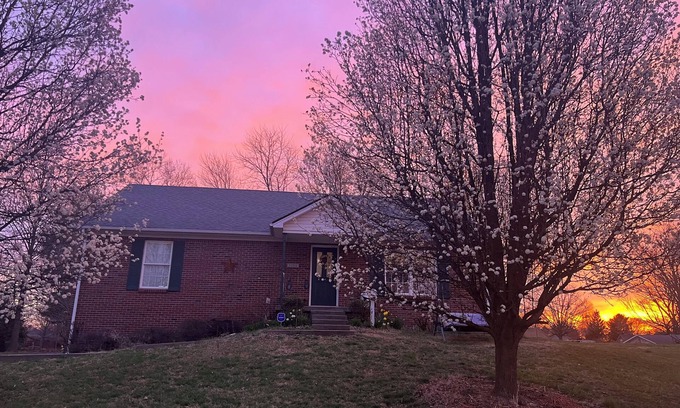 Jeffersonville - Clarksville House | Roomy home in River Ridge area of Jeffersonville