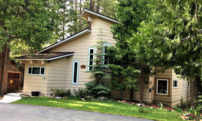 Tahoe Sierra Estates House | ROOMY MOUNTAIN HOME IN IDEAL TAHOE CITY LOCATION! A REAL GEM!