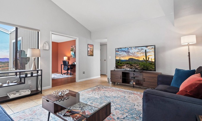 Casas Adobes House | Roomy Townhouse w/Private & Fenced Backyard and Cozy Patio, Dog-Friendly!