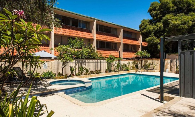 Shenton Park Apartment | Rosalie 35