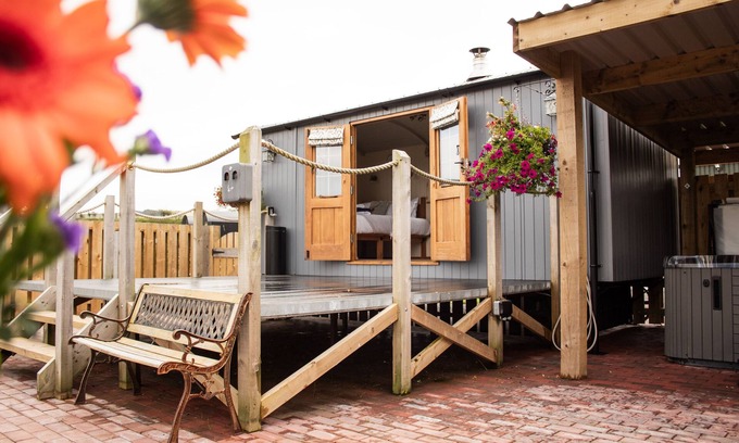 St Harmon Cottage | Rose - a shepherds hut that sleeps 2 guests in 1 bedroom