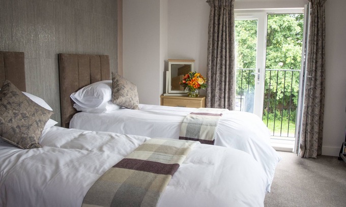 Lytchett Matravers Bed & Breakfast | Rose and Crown