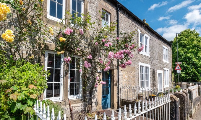 Youlgreave House | Rose Cottage - Two Bedroom House, Sleeps 4