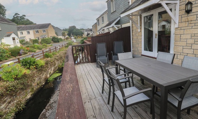 Falmouth House | ROSEMARY COTTAGE, pet friendly, with a garden in Falmouth