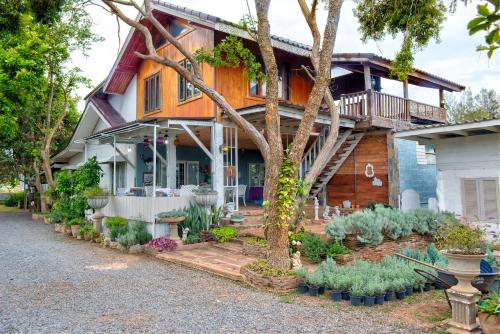 Pak Chong House | Rosemary House