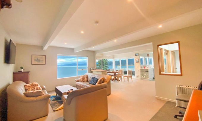 Wellington House | Roseneath Sea-view Haven Wellington