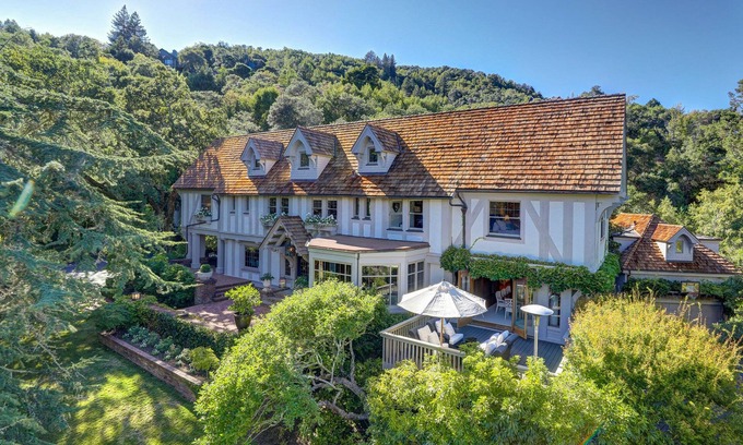 San Anselmo House | Ross Estate: pool, spa, outdoor kitchen and fireplace, lush gardens and privacy