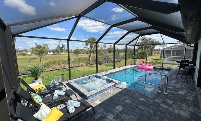 Pine Valley House | Rotonda Retreat - Southwest Florida! Luxurious and quiet escape!