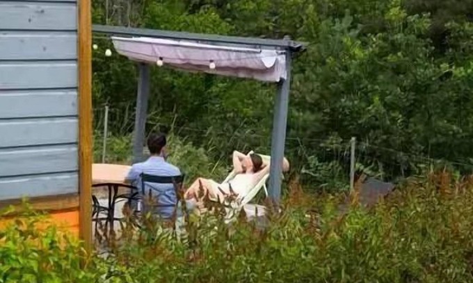 Saint-Paulien Cabin | Roulotte du Velay 18m2 + Terrace 15m2 4 Personen