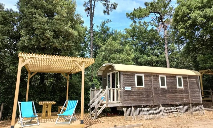 Jard-sur-Mer Cabin | Roulotte ESSENTIEL 3 Pièces 4 Personnes + TV
