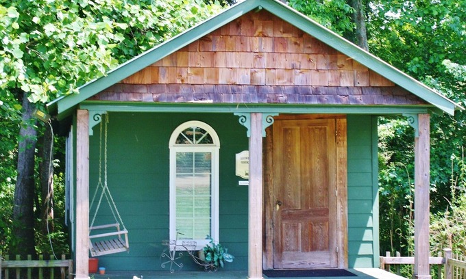 Hartsfield Cottage | Row Cottages Serenity Cottage