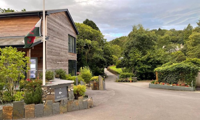 Prenteg Resort | Rowlands Retreat 187A Brook Court