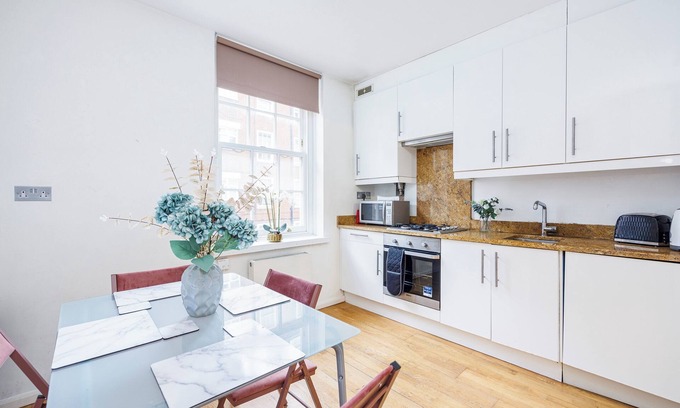 St. Pancras Apartment | Royal in Russell Square