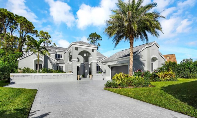 Kings Lake House | ROYAL LANE RETREAT - High-End Custom Home, Steps to Community Pool!
