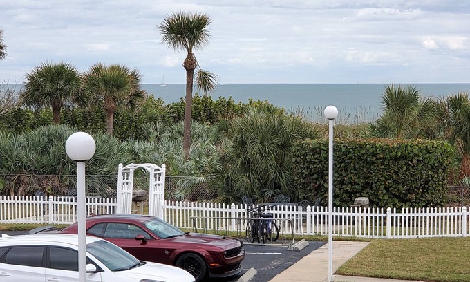 Port Canaveral Condo | Royal Mansions Oceanview Condo - Pool, Hot Tub, Beach Access, Sleeps 4