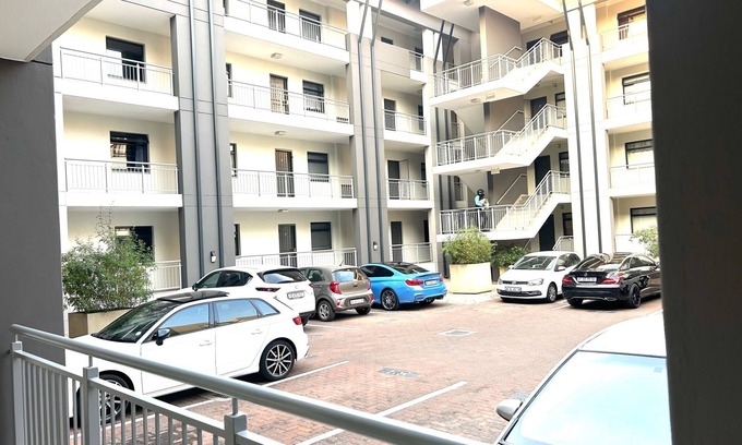 Greater Johannesburg Metropolitan Area Apartment | Rs Cozy home at the Atrium