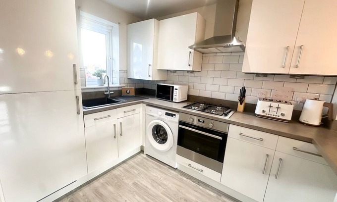 Hartlepool House | Ruby Place by Blue Skies Stays