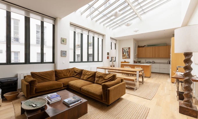Quartier de la Place-Vendome Apartment | Rue Cambon by onefinestay