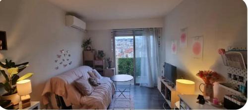 Liberation Apartment | rue des roses