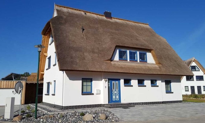 Dranske Apartment | Rügen Flair meets Thatched Charme. Summer house feeling pure in the new thatched cottage