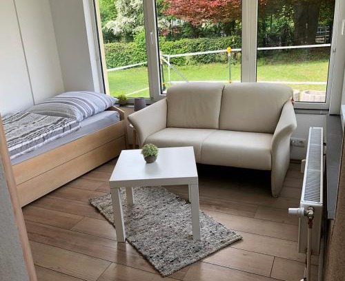 Alsdorf Apartment | Ruhiges Apartment mit Blick in den Garten