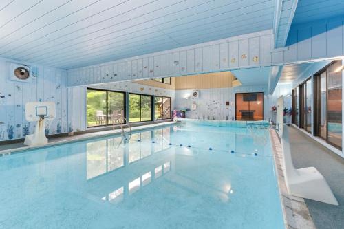 Ramsey House | Rum River Resort In-Home Pool Sauna